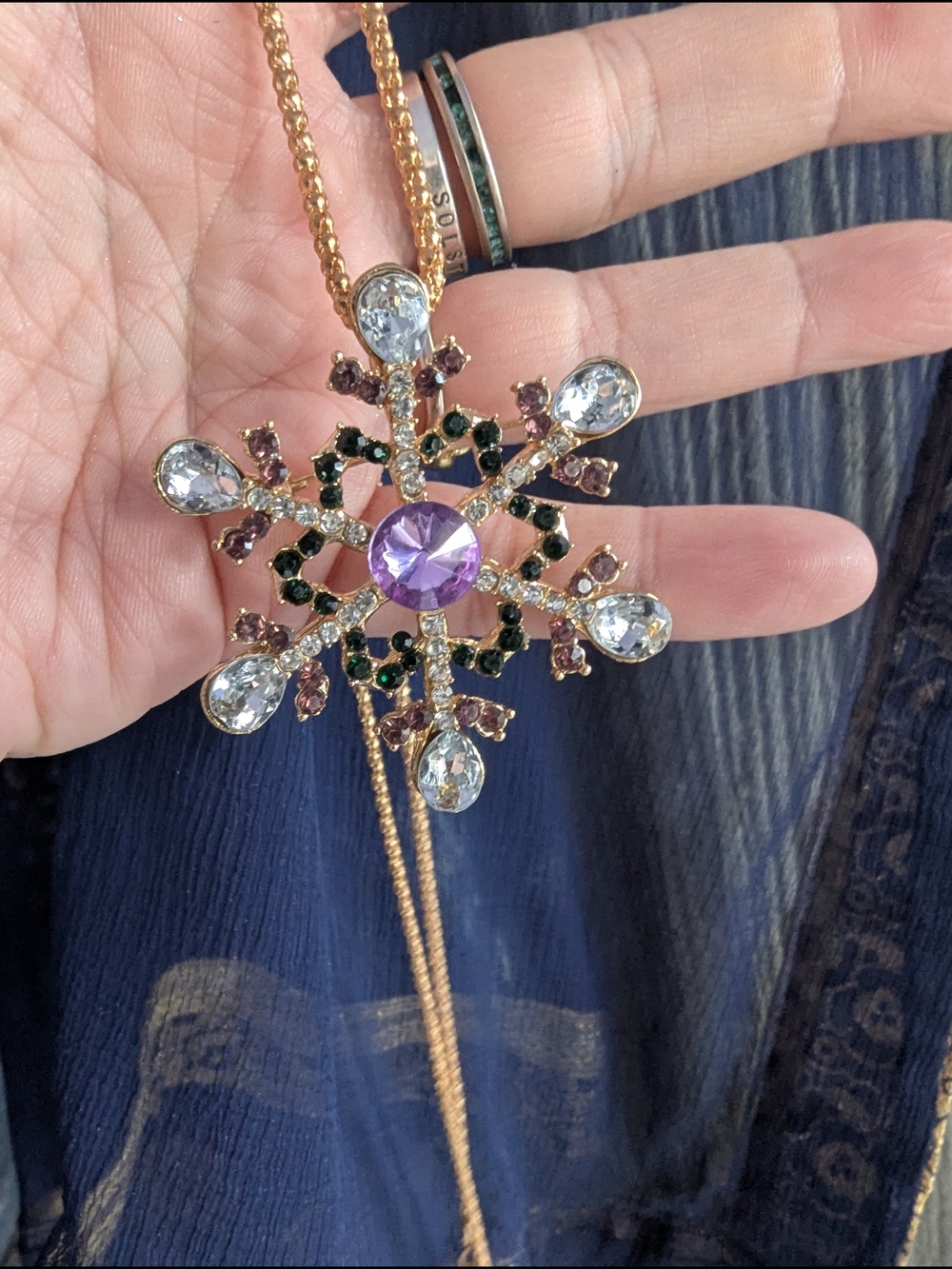 NWOT Betsey Johnson Gold-Tone Floral Crystal Pendant Necklace